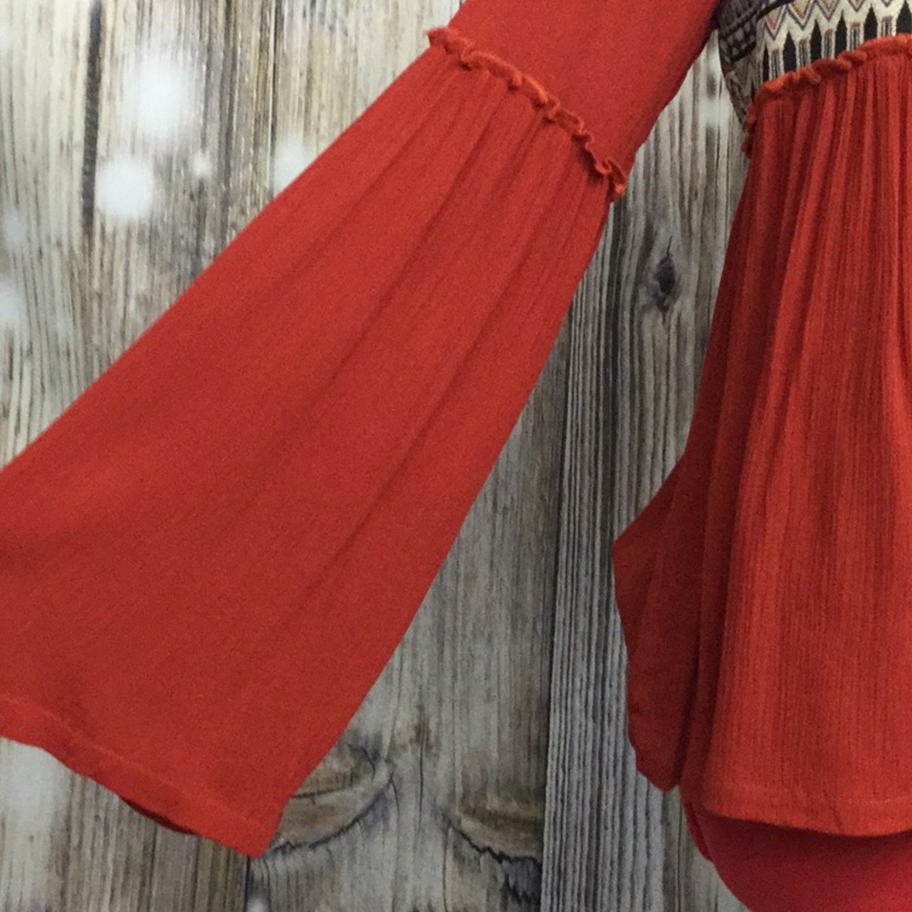 ✨HP✨Embroidered Button Down V-neck Boho Top - Picture 8 of 8